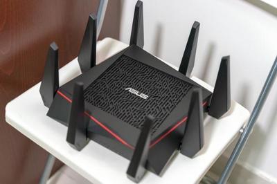 八根天線的電競路由器，華碩RT-AC5300“八爪魚”圖賞